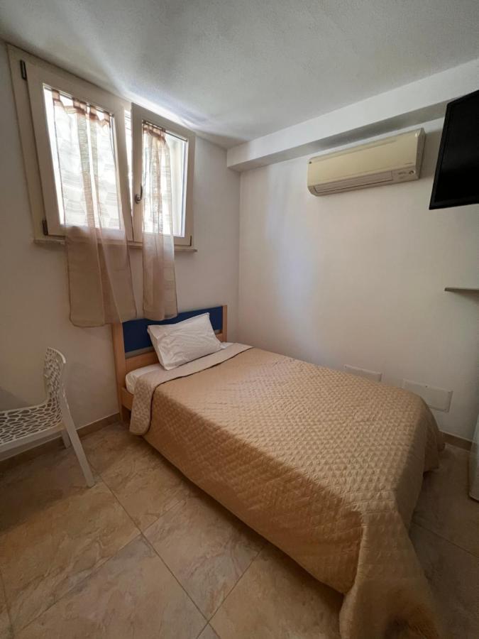 Hotel Rena Bianca House à Porto Torres Extérieur photo