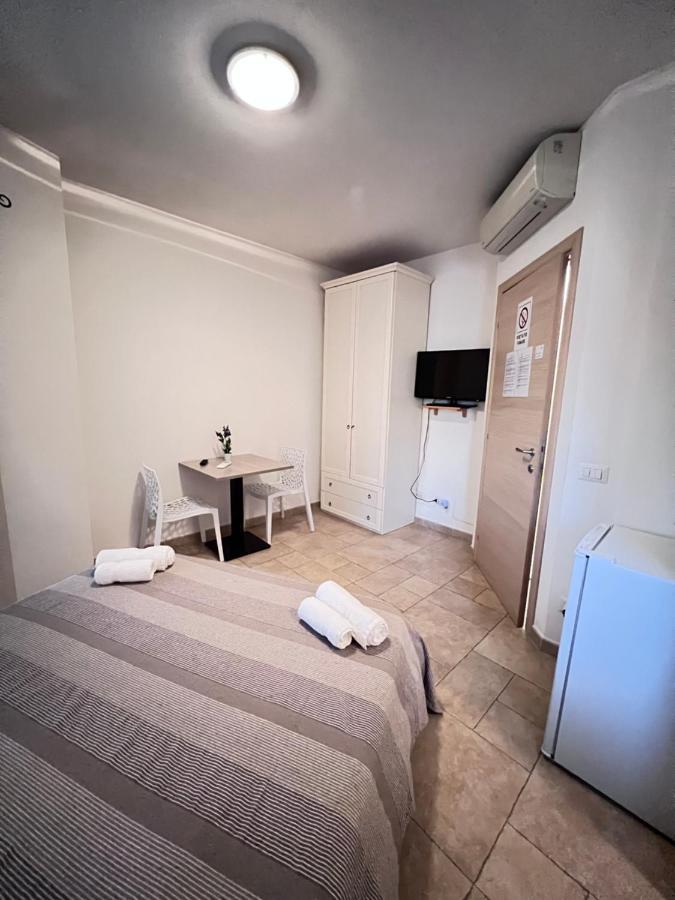 Hotel Rena Bianca House à Porto Torres Extérieur photo