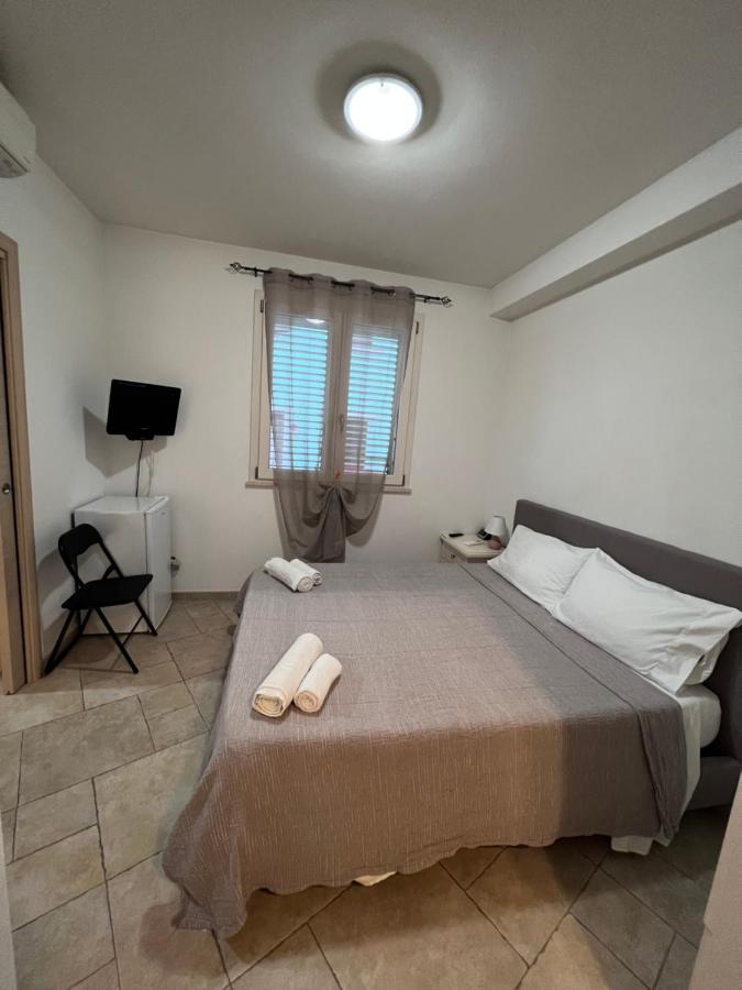 Hotel Rena Bianca House à Porto Torres Extérieur photo